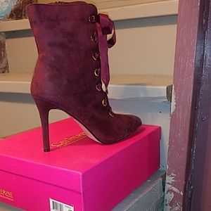 Burgundy ankle boots 5 left